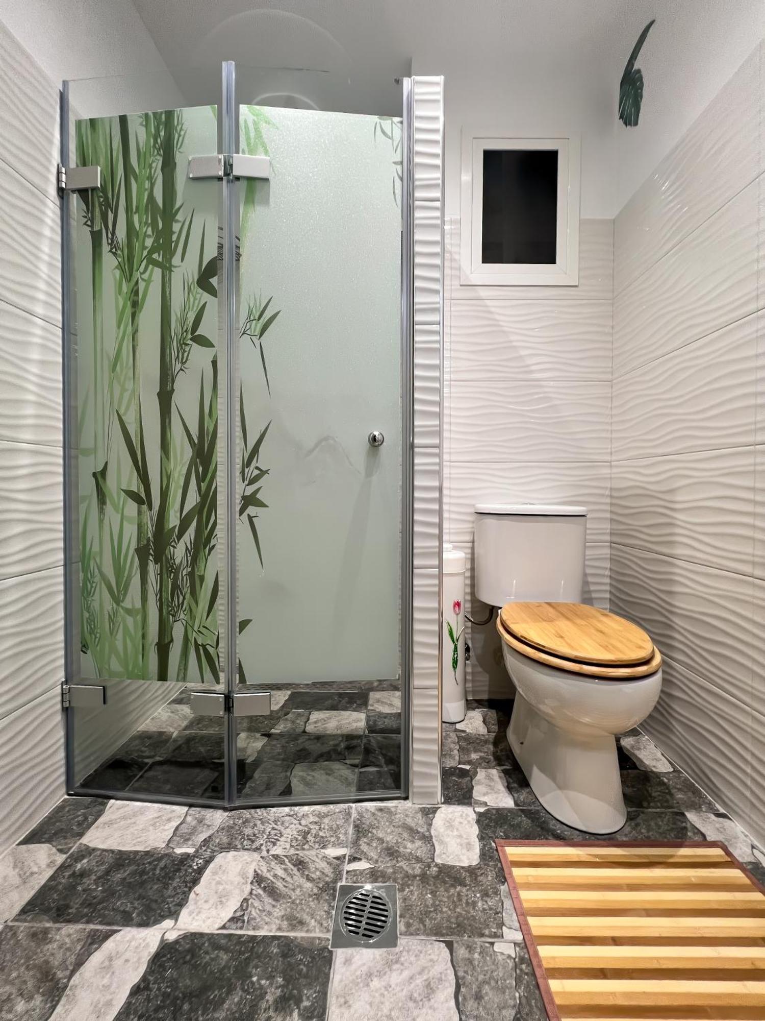 Sonia'S Skg 3 Bedroom Family Apartment - Near Metro เทสซาโลนิกิ ภายนอก รูปภาพ