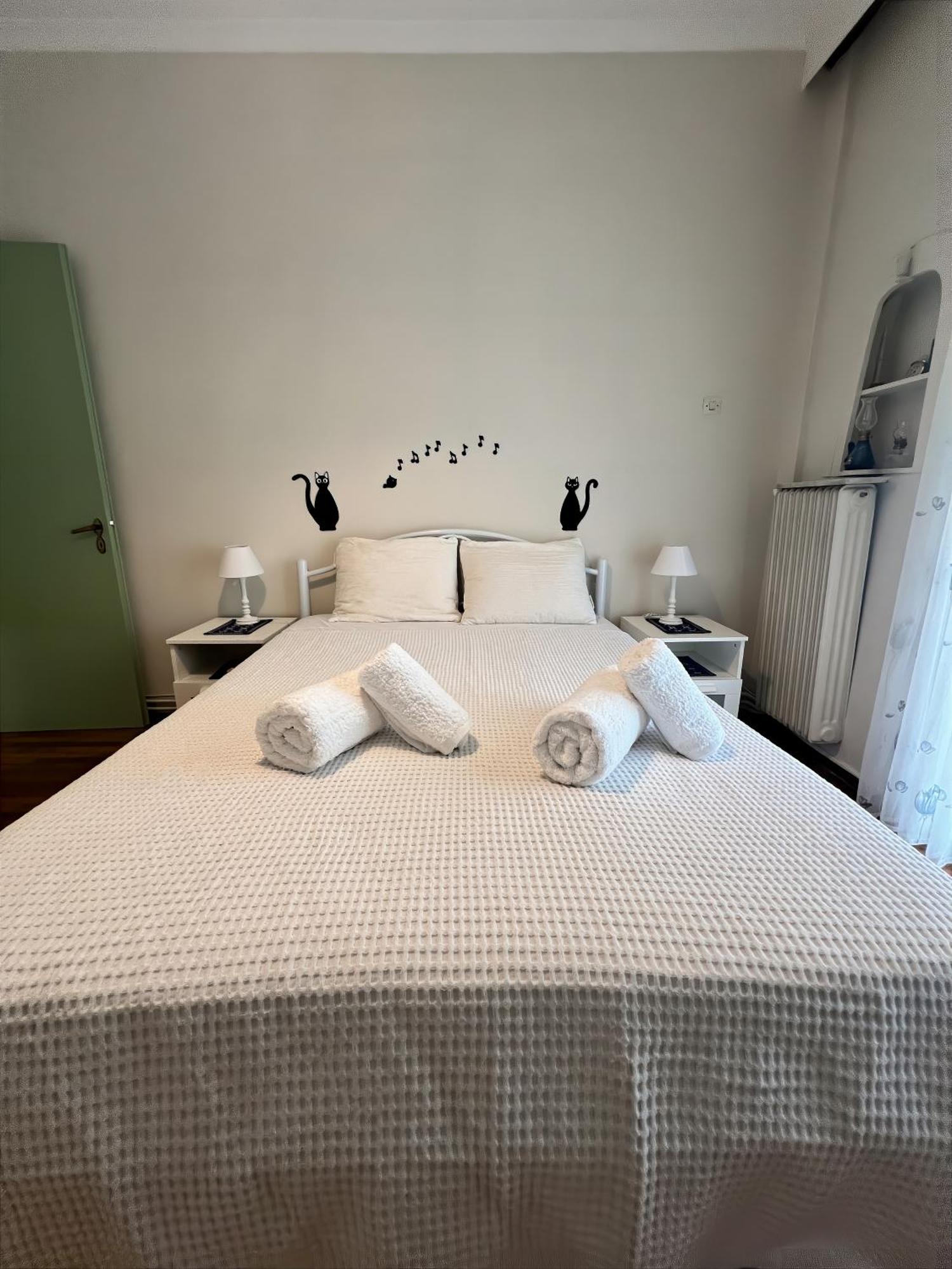 Sonia'S Skg 3 Bedroom Family Apartment - Near Metro เทสซาโลนิกิ ภายนอก รูปภาพ